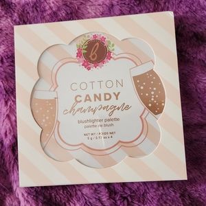 Brand New Beauty Bakerie Cotton Candy Champagne Blushlighter Palette